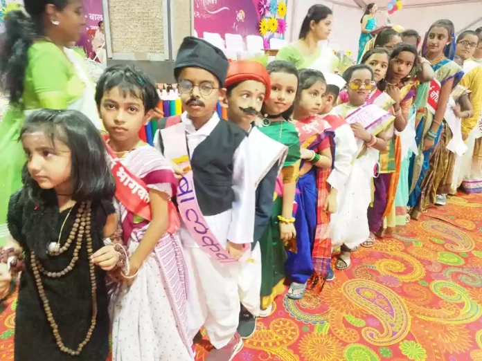 Children's costumes in the guise of writers The Balkumar Mela was inaugurated in a unique way