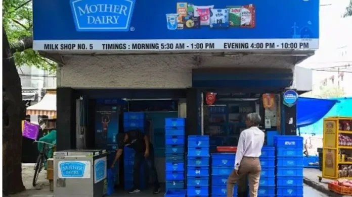 Business Idea | Like Amul, Mother Dairy also offers franchises, make millions!
