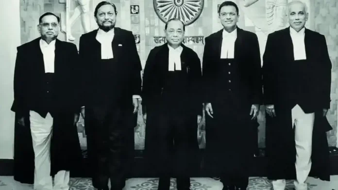 जस्टिस अशोक भूषण, जस्टिस शरद अरविंद बोबडे, जस्टिस रंजन गोगोई , जस्टिस डीवाई चंद्रचूड़ और जस्टिस अब्दुल नजीर (फाइल फोटो)